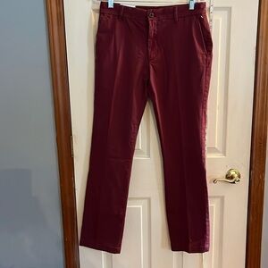 NWT-IZOD-30X32-Tawny port(burgundy)-saltwater stretch Chino, flat front, pants